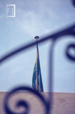 Casa del Acuerdo. Reja y bandera