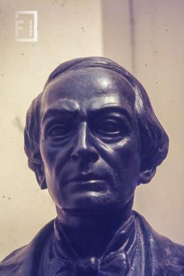 Casa del Acuerdo. Busto de Juan B. Alberdi
