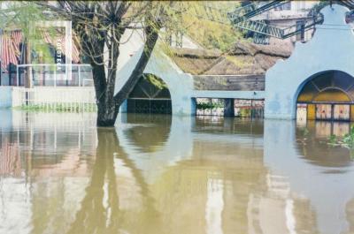 Inundación. Av. Costanera