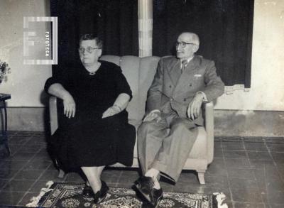 Eloisa Vaquie y Pedro Dastugue. Vivieron en calle Rondeau 235 y tuvieron una panadería.