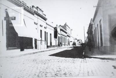 Calle de la Nación esquina Italia, confitería Vidal