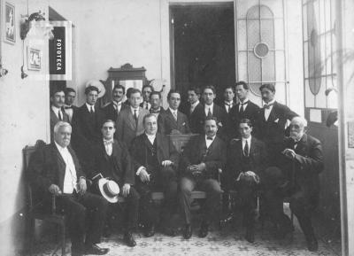 Grupo en casa del coronel Somoza