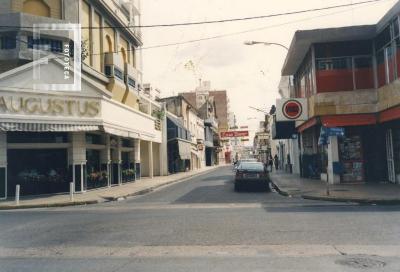 Calle Nación esquina Italia hacia 25 de Mayo