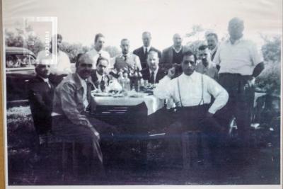 Grupo de poetas  "Arroyo del Medio" en la quinta de Sívori