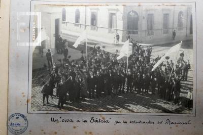 Un //viva a la Patria// por los estudiantes del Nacional