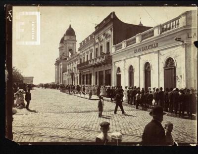 Calle Mitre, entonces Constitución, desde Sarmiento hacia el río