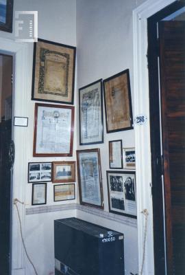 Pergaminos, documentos y fotografías expuestas en Sala Municipal