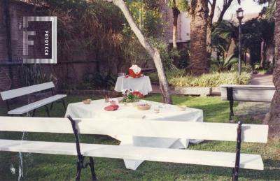 Mesa tendida para agasajar a Jardín de Infantes en el día de la primavera