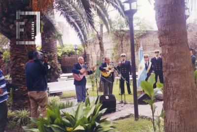 Acto en Jardines Museo, Hnos. Guzmán