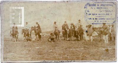 Gauchos a caballo