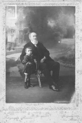 Gral. Eudoro Balsa con niño