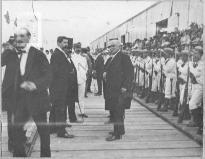 Actos en Puerto Nuevo con motivo del traslado de la bandera del Batallón San Nicolás al Museo Histórico Nacional.