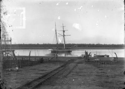 Velero de dos palos en el Yaguarón