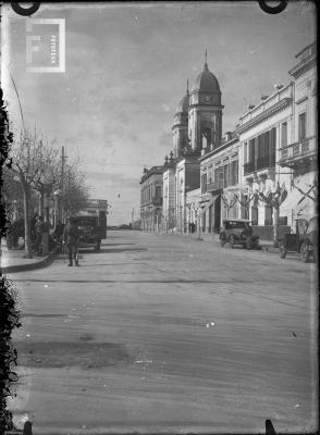 Calle Mitre desde Sarmiento hacia el río