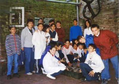 Alumnos escuela de visita en el Museo