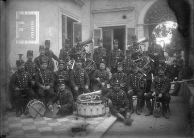 Banda de músicos de los Hnos. Di Bernardo, que amenizaron las fiestas del centenario de Mayo. Foto tomada en Nación 221