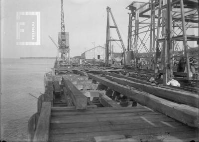 Construcción del muelle del Puerto Nuevo