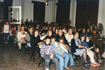 Asistentes acto en Foyer Teatro