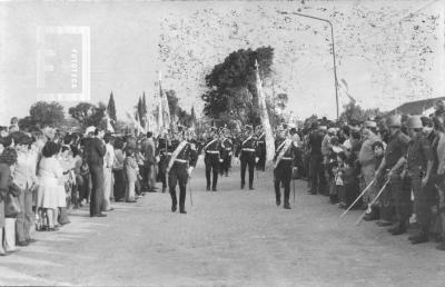 Parque San Martín, desfile por calle Colón