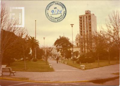 Plaza Mitre, hacia el este