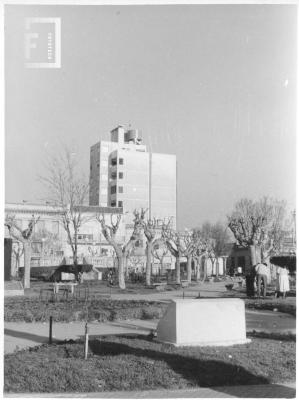 Plaza Mitre y edificio //Sarmiento//