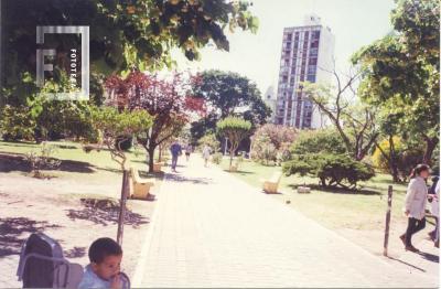 Plaza Mitre, hacia el este