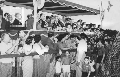 Inauguración del Parque Yapeyú, calles Alvear y Falcón