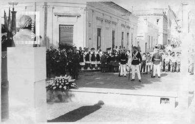 Acto en plazoleta Aguiar, Prefecto Portela Iglesias