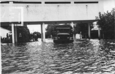 Frente de la Obra Social La Emilia, inundada en marzo de 1966