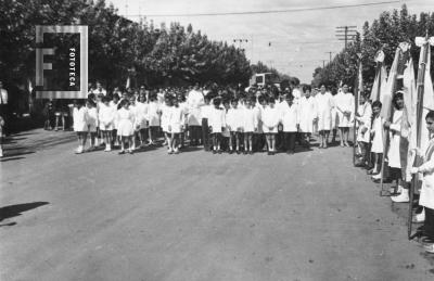 Gral. Rojo. Desfile escolar