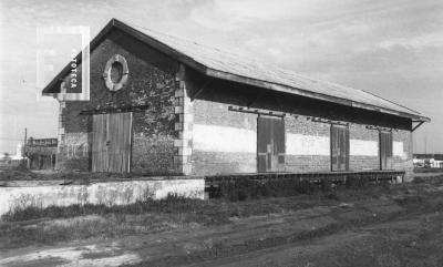 Conesa. Ex Estación de pasajeros del ferrocarril. Galpón de Cargas