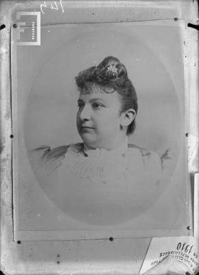 Reproducción retrato de Clara Perotti, primera mujer telegrafista de Argentina