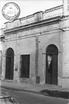 Calle de la Nación al 476, casa a la izquierda del Hotel Colón