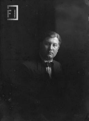 Andrés del Pozo (fondo oscuro)