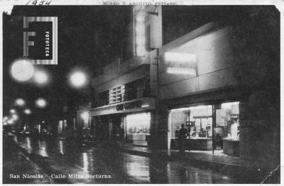 Calle Mitre entre Urquiza y 9 de Julio, nocturno