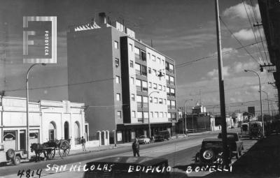 Av. Savio hacia Pellegrini, edificio Bonelli