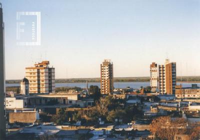 Vista del río y de la Municipalidad