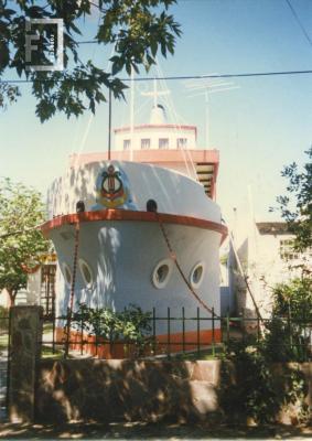 Casa barco //Irupé//, de la familia Cafiero