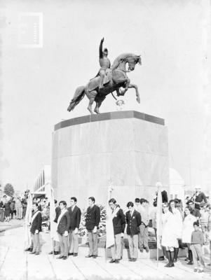 Homenaje al Gral. San Martín, Plaza Libertad