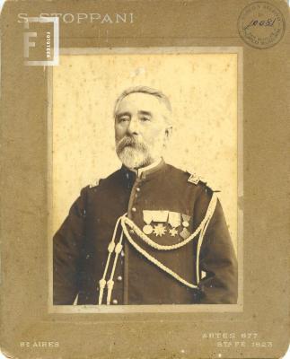 Militar con condecoraciones