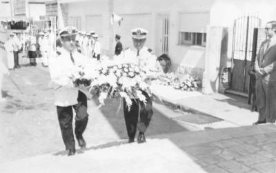 Colocación ofrendas florales celebración Combate Naval