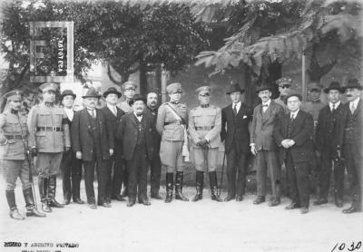 Visita del capitán de Bersaglieri italiano Viola, al cuartel del Reg. 5 de Infantería