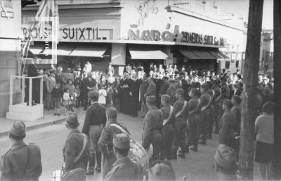 Actos sesquicentenario de Mayo. Discurso Dr. Carlos Del Forno en calle Nación y 25 de Mayo