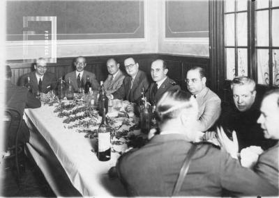 Despedida al Tte. Cnel. Campero. Tcnel. Martínez, Dr. Lima, Pbro. Torti, Dr. Rolon, Tcnel. Campero, Dr. Morteo, Dr. Del Forno, Prof. A. Varela