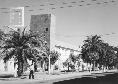 Escuela Nacional de Educación Técnica Nº 1, Av. Moreno entre Mitre y Belgrano