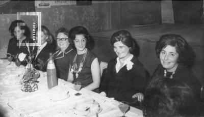 Escuela Nº 2. Homenaje a docentes jubiladas