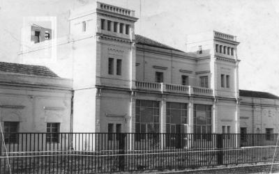 Escuela Nacional de Educación Técnica Nº 2, calle Alem entre España y Juan B. justo