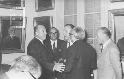 Día de la Numismática, Museo Municipal. Sr. Albuixech (Banco Central), Sr. Bani (Intendente de Mercedes), Sr. Alonso (Intendente S. Nicolás), Gonzales Conde (Presidente Asoc. Numismática Arg.), G. S. Chervo