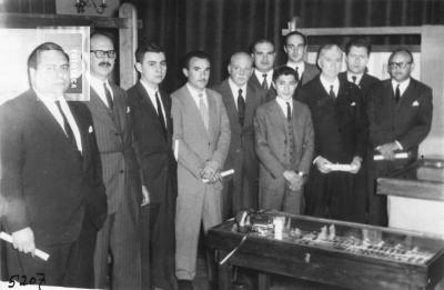 Grupo en exposición numismática