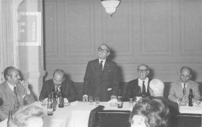Día de la Numismática, cena de clausura de los actos. Habla el Sr. Cártey